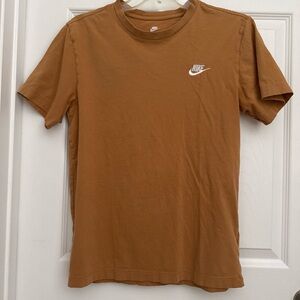 Nike Men’s Brown Crew Neck T-Shirt with White Swoosh